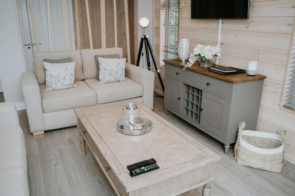 Casa Di Lusso Luxury Lodge Woodhall Spa Bagian luar foto