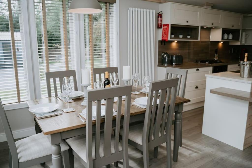 Casa Di Lusso Luxury Lodge Woodhall Spa Bagian luar foto